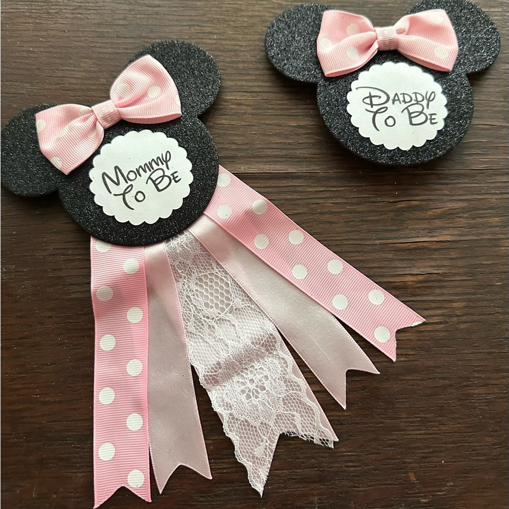 Pink and Black Mommy and Daddy To Be Badges